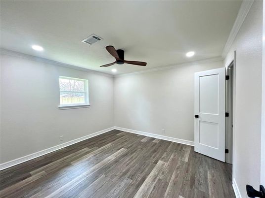 Empty room, Interior, Recessed Lighting, Wood Texture Flooring