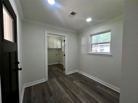 Empty room, Interior, Recessed Lighting, Wood Texture Flooring
