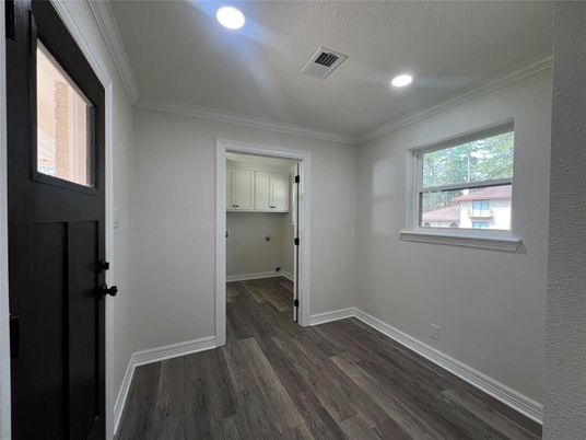 Empty room, Interior, Recessed Lighting, Wood Texture Flooring