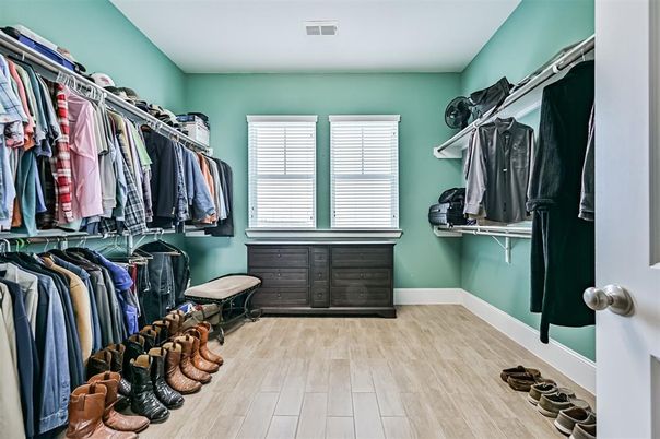 Interior, Walk-in Closets, Wood Texture Flooring