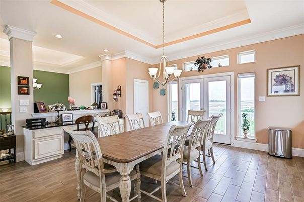 Chandelier, Dining room, Interior, Recessed Lighting, Wood Texture Flooring