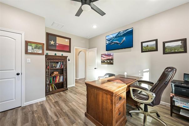 Home Office, Interior, Recessed Lighting, Wood Texture Flooring