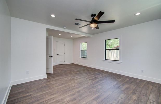 Empty room, Interior, Recessed Lighting, Wood Texture Flooring