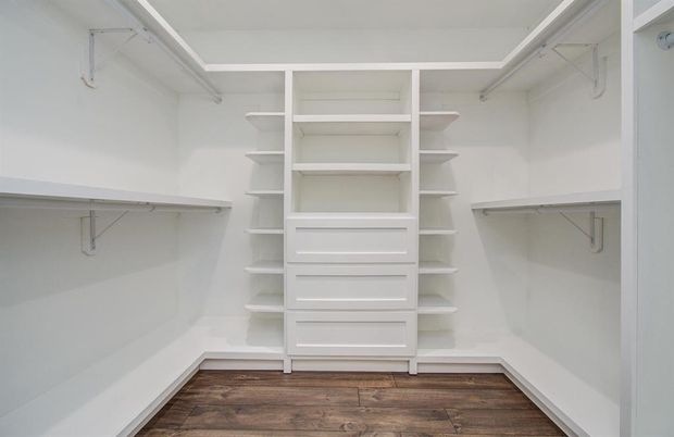 Interior, Walk-in Closets, Wood Texture Flooring