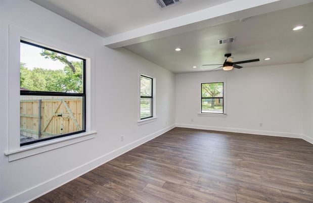 Empty room, Interior, Recessed Lighting, Wood Texture Flooring