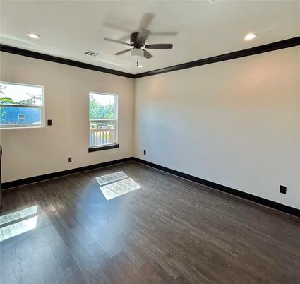 Empty room, Interior, Recessed Lighting, Wood Texture Flooring