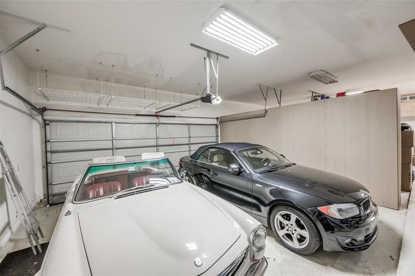Garage, Interior