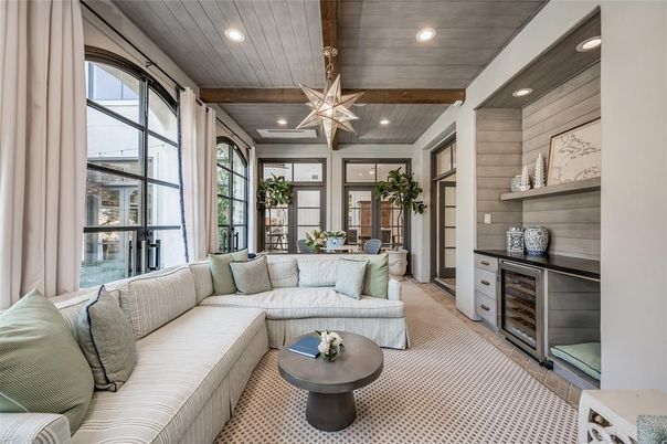 Interior, Living room, Pendant Lights, Recessed Lighting, Wooden Beams, Wooden Ceilings