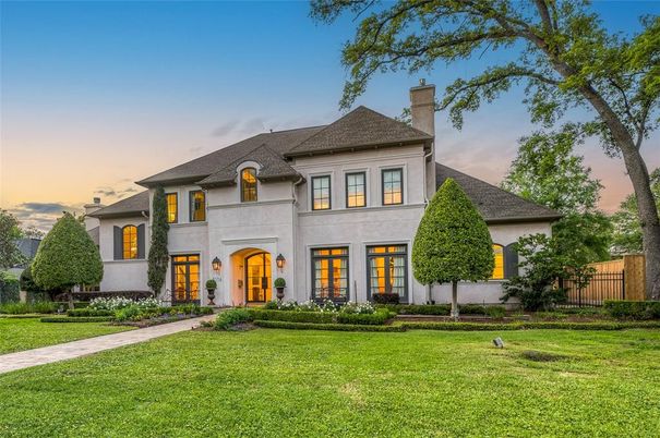 Backyard, Exterior, Facade, French Provincial