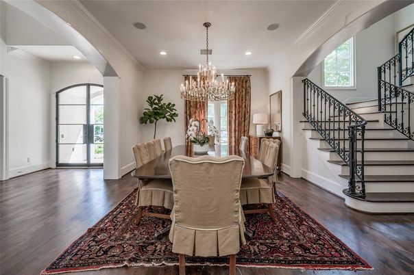 Chandelier, Dining room, Interior, Recessed Lighting, Wood Texture Flooring