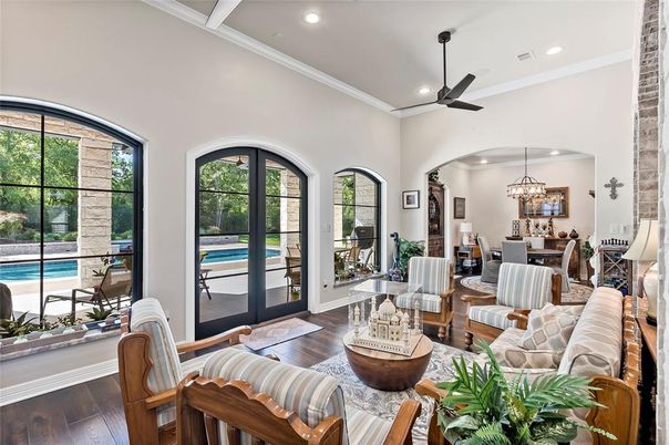 Chandelier, Dining room, Interior, Living room, Recessed Lighting, Wood Texture Flooring