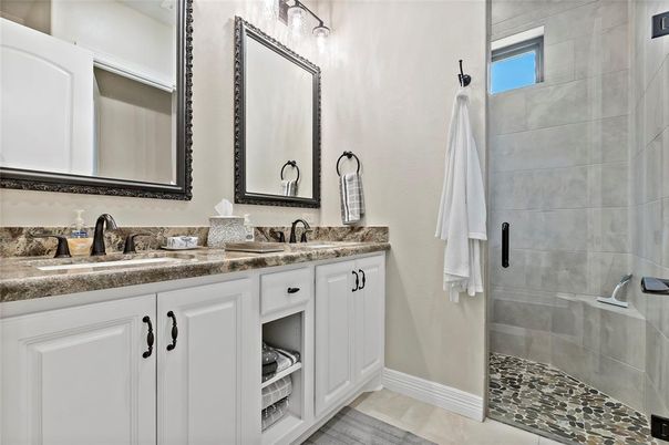 Bathroom, Dual Sink Vanities, Interior