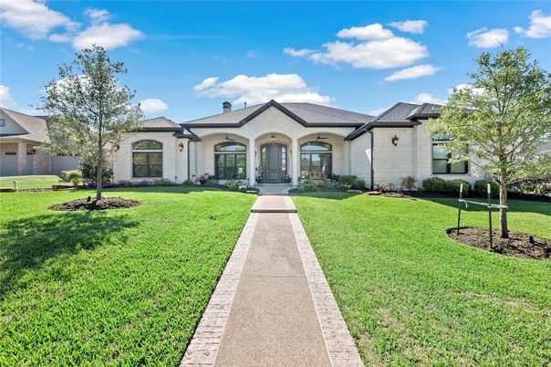 Backyard, Exterior, Facade, French Provincial