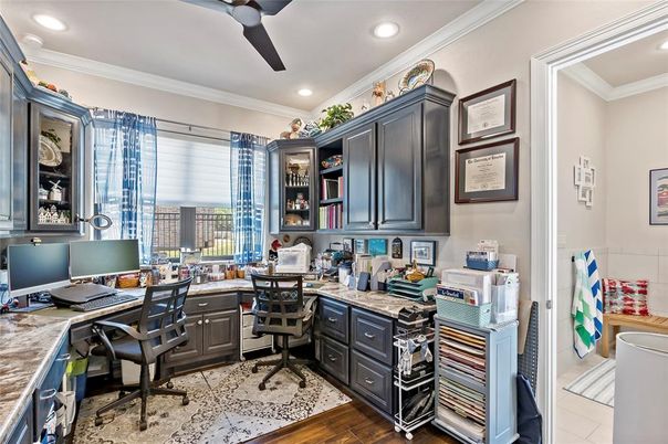 Home Office, Interior, Recessed Lighting, Wood Texture Flooring