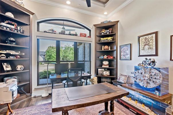 Home Office, Interior, Recessed Lighting, Wood Texture Flooring