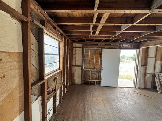 Empty room, Interior, Wooden Beams, Wooden Ceilings, Wood Texture Flooring