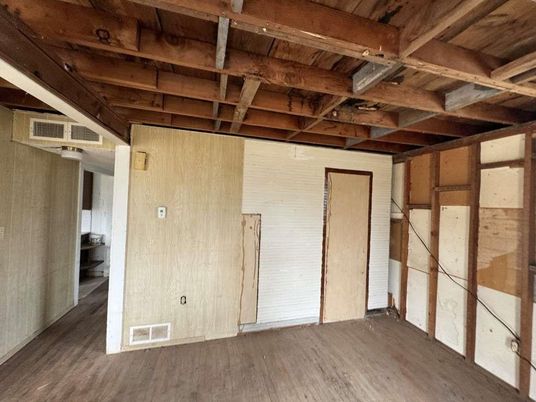 Empty room, Interior, Wooden Beams, Wooden Ceilings, Wood Texture Flooring