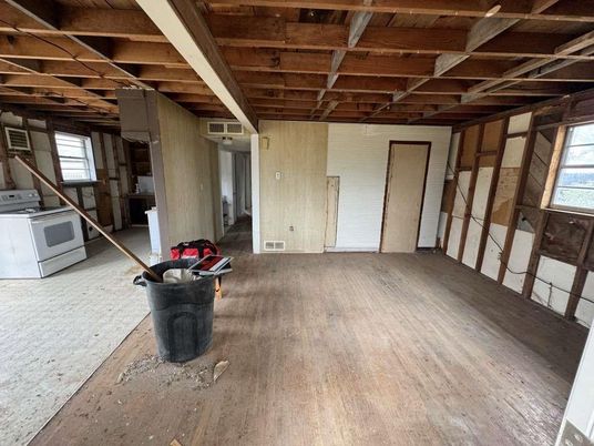 Empty room, Interior, Wooden Beams, Wooden Ceilings, Wood Texture Flooring