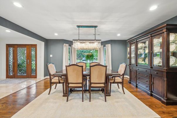 Chandelier, Dining room, Interior, Recessed Lighting, Wood Texture Flooring
