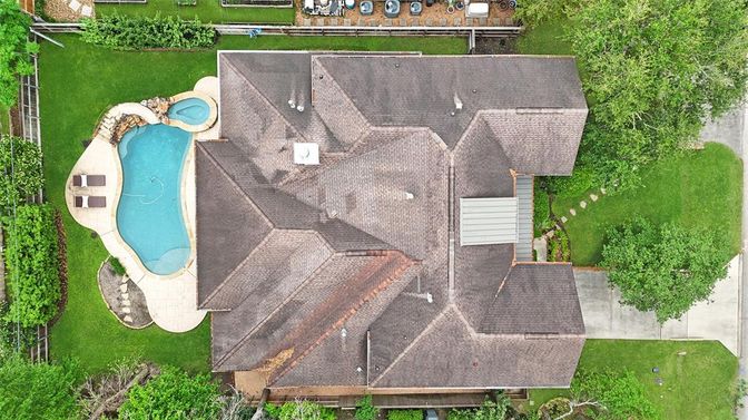 Exterior, Drone