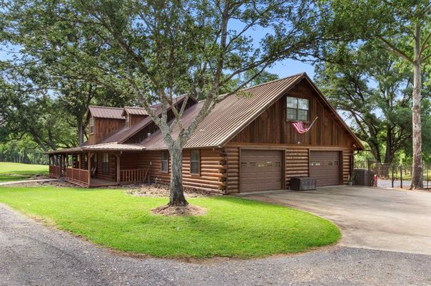 Attached, Exterior, Facade, Log Home