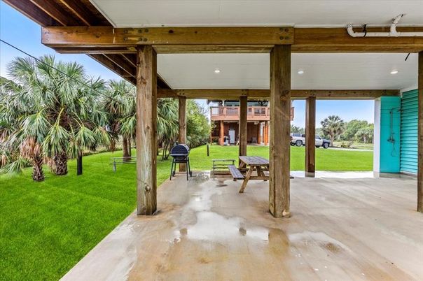 Backyard, Exterior