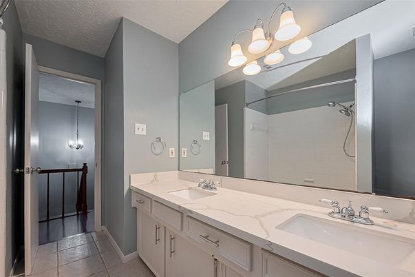 Bathroom, Dual Sink Vanities, Interior