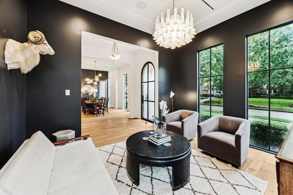 Chandelier, Dining room, Interior, Living room, Pendant Lights, Wood Texture Flooring
