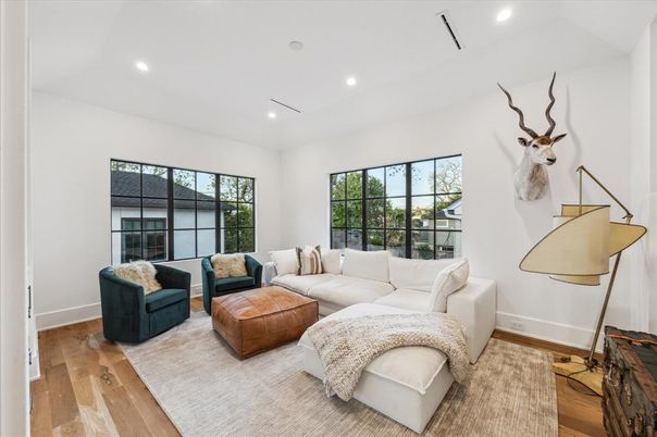 Interior, Living room, Recessed Lighting, Wood Texture Flooring
