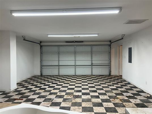 Garage, Interior