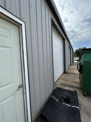 Detached Garage, Exterior