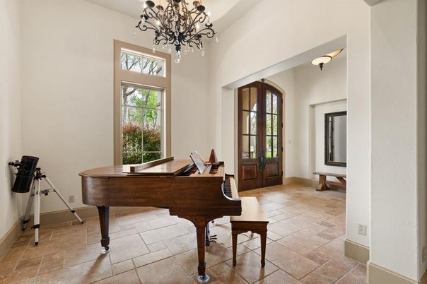 Chandelier, Interior, Piano
