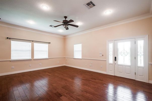 Empty room, Interior, Recessed Lighting, Wood Texture Flooring