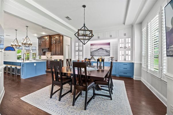 Chandelier, Dining room, Interior, Kitchen, Pendant Lights, Recessed Lighting, Wood Texture Flooring