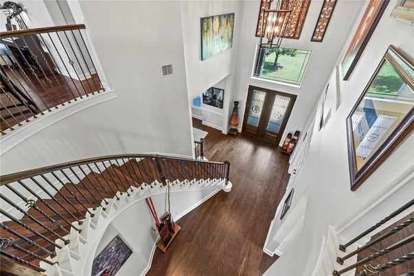 Interior, Pendant Lights, Wood Texture Flooring