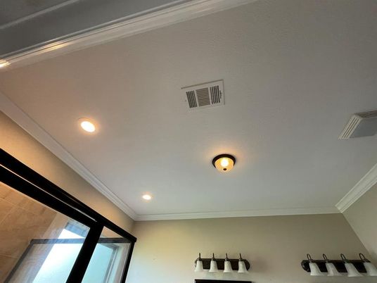 Empty room, Interior, Recessed Lighting