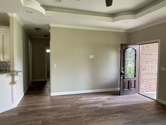 Empty room, Interior, Recessed Lighting, Wood Texture Flooring