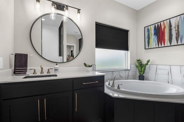 Bathroom, Dual Sink Vanities, Interior