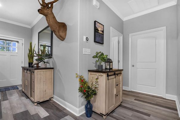 Interior, Recessed Lighting, Wood Texture Flooring