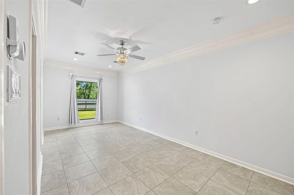 Empty room, Interior, Recessed Lighting