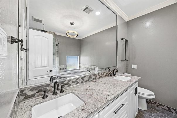 Bathroom, Dual Sink Vanities, Interior, Pendant Lights, Recessed Lighting