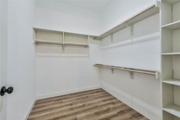 Interior, Walk-in Closets, Wood Texture Flooring