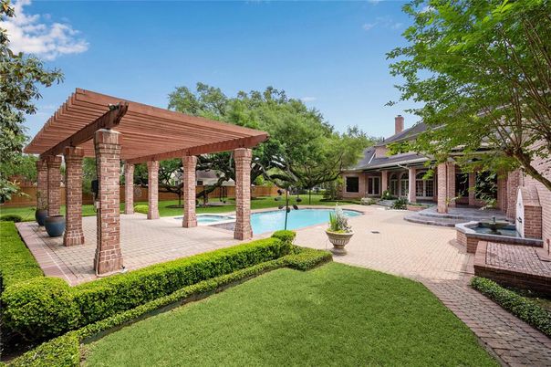 Exterior, Pool, Solar Panels