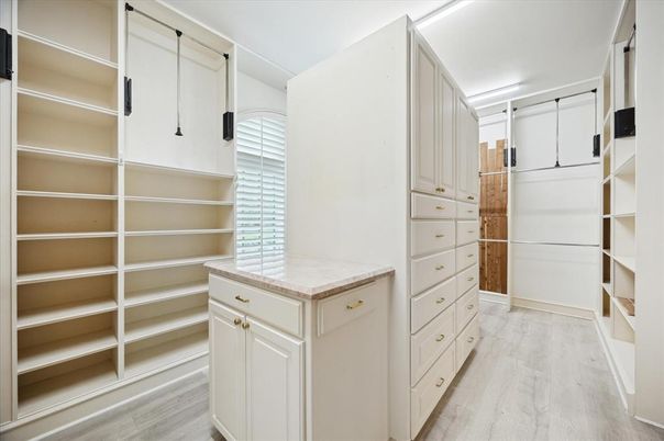 Interior, Walk-in Closets, Wood Texture Flooring