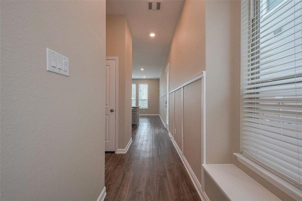 Interior, Recessed Lighting, Wood Texture Flooring