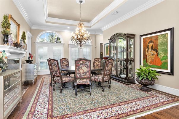 Chandelier, Dining room, Fireplace, Interior, Recessed Lighting, Wood Texture Flooring