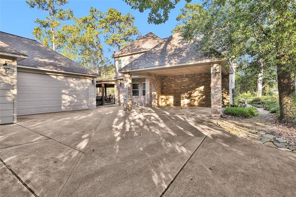 Detached Garage, Exterior