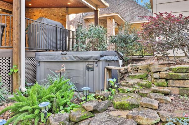 Exterior, Hot Tub