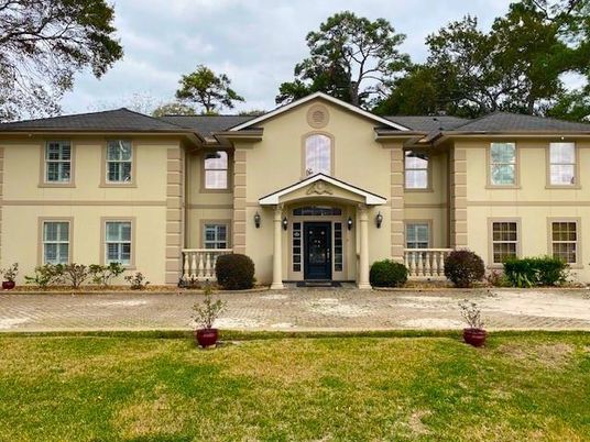 Backyard, Exterior, Facade, French Provincial