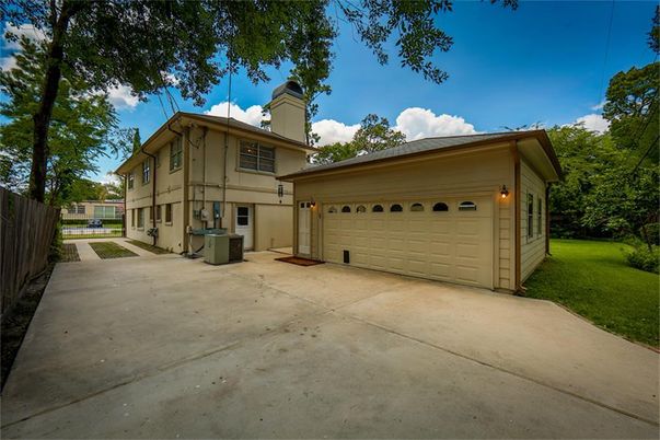 Detached Garage, Exterior
